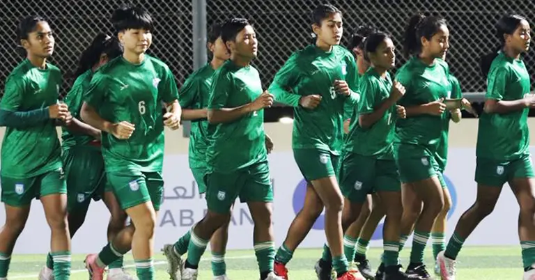 বাংলাদেশ অনূর্ধ্ব-১৭ দলের মেয়েদের অনুশীলন